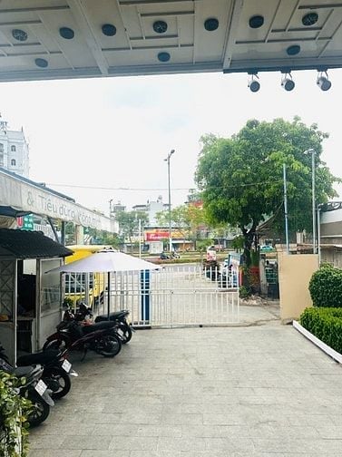 CHO THUÊ TOÀ NHÀ VĂN PHÒNG Mặt Tiền Đường Phạm Văn Đồng gần Gigamall