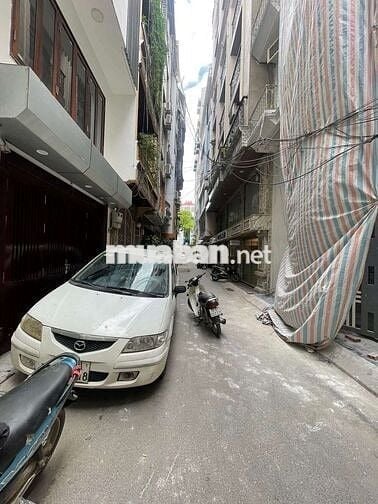 Nguyên Hồng, diện tích 36/40m2, 5 tầng, mặt tiền 5,2m, giá 18 tỷ