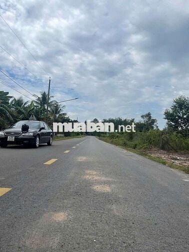 Cần bán căn nhà sổ sẵn ..dt. vào ở ngay..khu dân hiện hũu