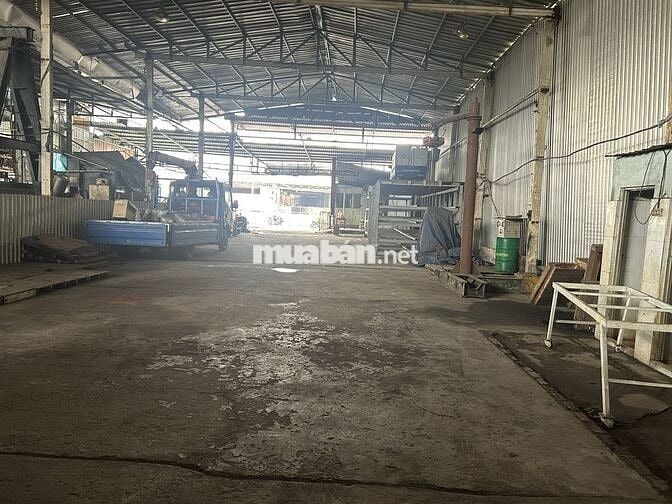 Cho thuê Mặt bằng QL1A Q12 550m2 thông thoáng, có điện 3 pha, có VP