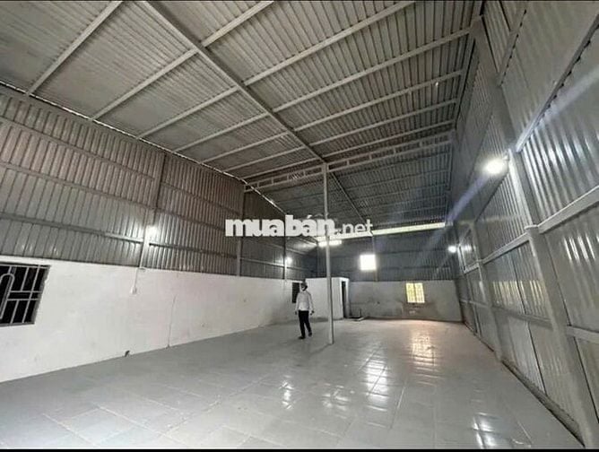 Cần thuê kho xưởng quận 7 DT 360m chuẩn vệ sinh an toàn thực phẩm.