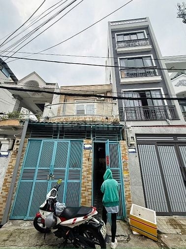 Nhà 2 Tầng - Cho Thuê ~ 20Triệu/Tháng - Hẻm OTO - Giáp Gò Vấp