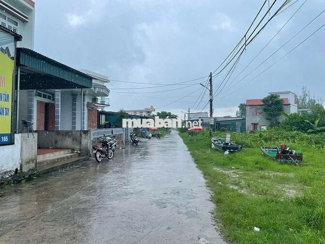 Cần tiền bán nhanh lô đất siêu đẹp mặt tiền rộng 32m Xã Minh Châu, QN