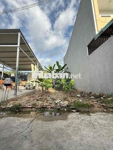 Đất Ngộp Gần Chợ Bà Điểm , Hóc Môn , HCM 88m2 SHR