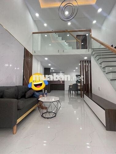 NHÀ XINH 121m2 GIÁ CHỈ 1,39 TỶ THÍCH QUẢNG ĐỨC ÔTÔ QUAY ĐẦU