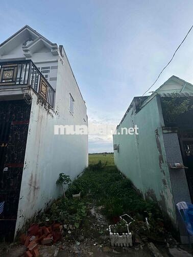 Đất 4x25 100m2 đã lên full thổ cư giá 237Tr xã Mỹ Hạnh giáp Hóc Môn