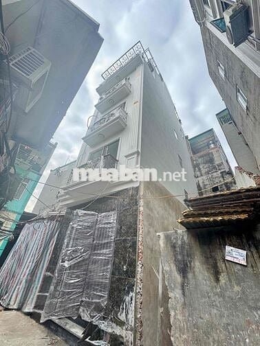 CHDV Nguyễn Đức Cảnh 5 tầng 1 tum - Thang máy - PCCC đầy đủ.