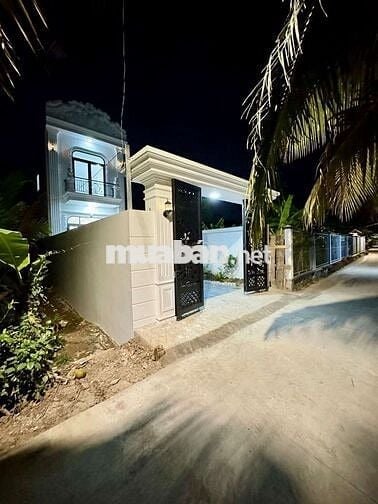 Chào Bán Căn Nhà Tân Cổ Điển sân vườn