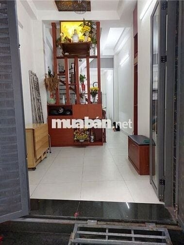 Nhà hẻm xe hơi, mới xây dựng vô ở ngay 2 PN, Đinh Tiên Hoàng