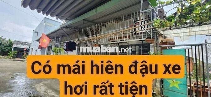 Nhà gác lửng có chỗ đậu xe hơi 7 chỗ