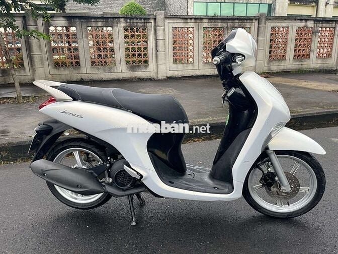 Xe máy Yamaha Janus màu trắng đời 2021