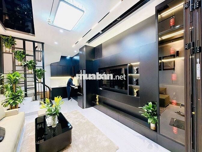 GIÁ 7.38 TỶ! NHÀ LINH QUANG - ĐỐNG ĐA: 32M², 5 TẦNG - 30M RA HỒ!