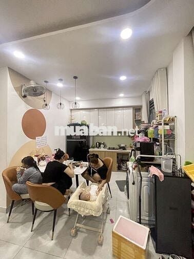 Nhà đẹp 49m2, 4.7 tỉ, gần sân bay, khu VIP, Nguyễn Văn Công, Gò Vấp