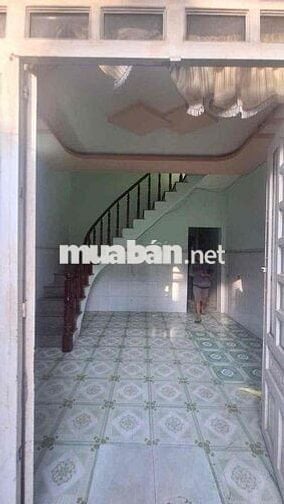 cho thuê nhà lầu suốt mới sạch sẽ vào ở ngay gần nhà thờ chợ liên ấp