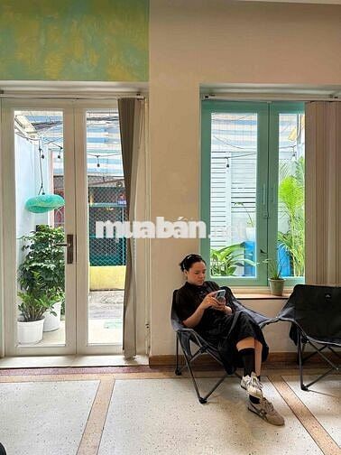 NHÀ TRỆT CÓ SÂN SẴN MÁY LẠNH QUẬN 1