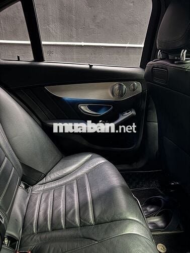 Mercedes-Benz C300 AMG 2017 màu đen