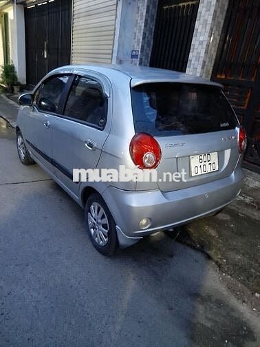 Chevrolet Spark 2 chỗ số sàn màu bạc