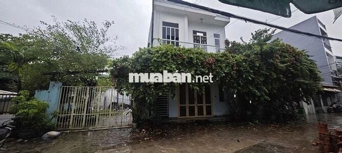 Nhà 2 tầng Nguyễn Công Trứ, có sân rộng