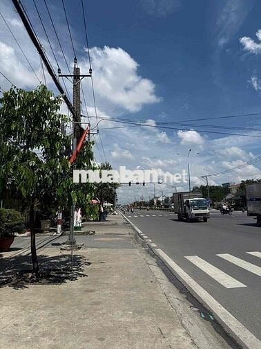 Hàng thơm thích hợp đầu tư . xây kho xưởng, biệt thự Gần Tp Mới Bình D