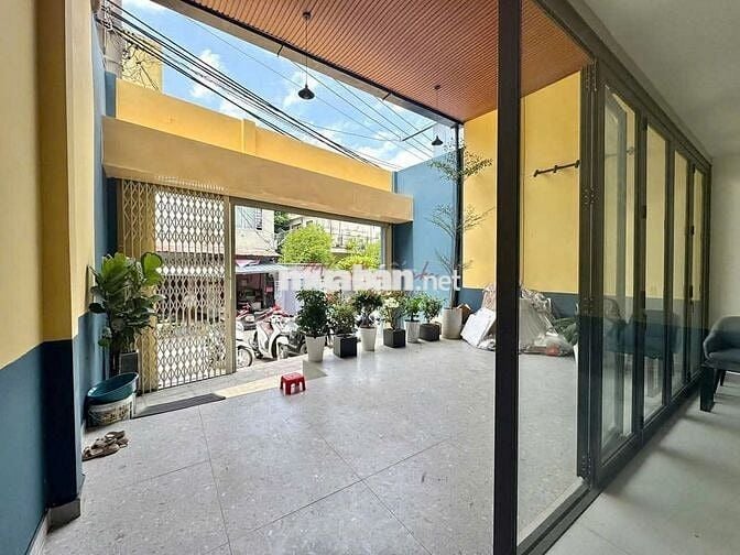 Huỳnh Tịnh Của – Mặt bằng sân vườn chill, giá 2x dễ thương cute !!!