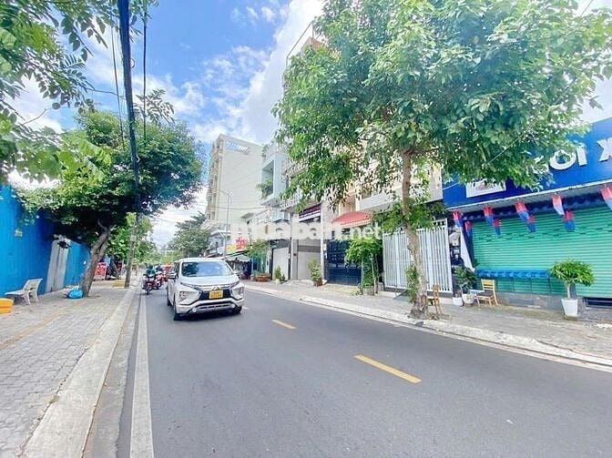 Cho thuê mặt tiền kinh doanh 8x19 quận 7