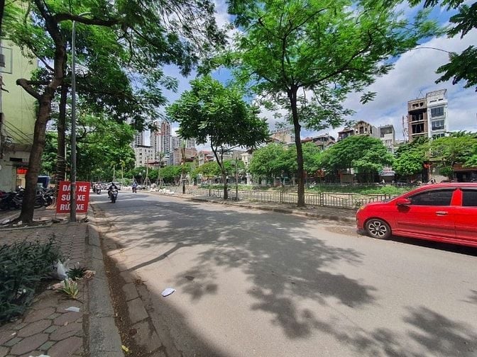 Bán gấp nhà Quá đẹp- Mặt Phố Vũ Tông Phan. 44m2 x 5 tầng.Mặt tiền 4,4m