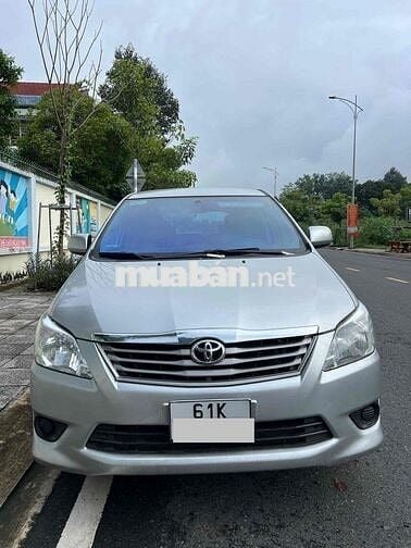 Toyota Innova 2013 2.0E Xe Zin Đẹp Số Sàn 8 Chỗ