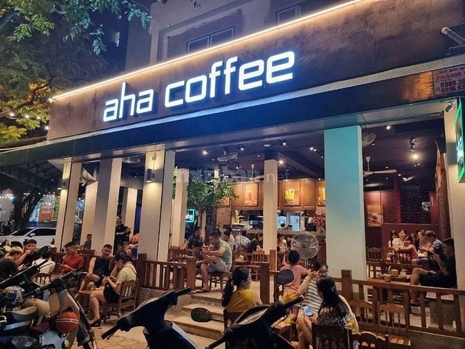 MÌNH NHƯỢNG LẠI QUÁN CAFE SẴN  LƯỢNG KHÁCH QUEN-MẶT TIỀN LÔ GÓC 15M