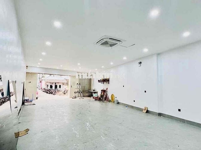 CẦN BÁN NHÀ 4 TẦNG THANG MÁY SẴN KHAI THÁC KINH DOANH