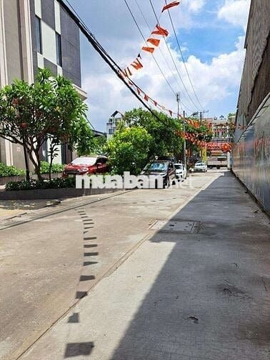 Nhà Trung Tâm Q6 , Giá Rẻ , hẻm xe hơi , Tân Hòa Đông