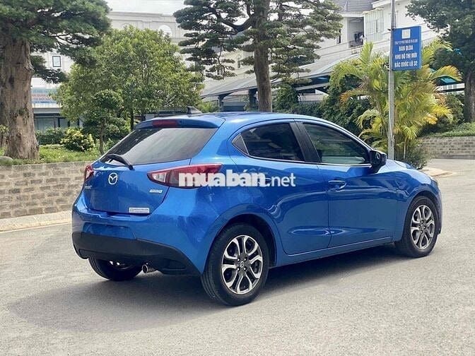Mazda 2 2015 hatback - 8 km ( nhập Thái)
