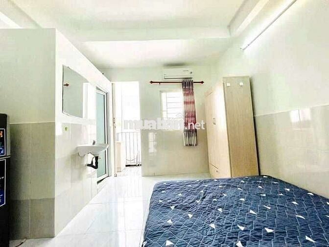 Studio full nội thất tách bếp ban công gần Lancaster Legacy máy giặt