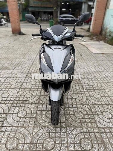 Airblade 2015 xe khá đẹp máy zin êm ngay chủ kí