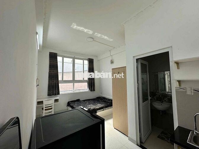 Cho Thuê Căn Hộ Studio Cửa Sổ Lớn Full NT Ngay Trường Sa Quận 3