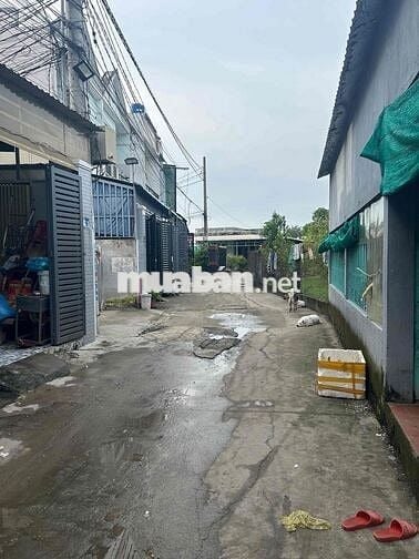 Nhà mặt tiền đường ở Đức Hoà, Long An