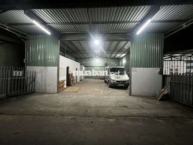 Xưởng 10×15 có sẳn văn phòng gần chợ hiệp Thành
