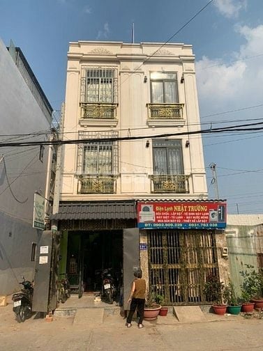 Nhà chính chủ rao bán, giấy tờ hợp lệ, cam kết không tranh chấp.