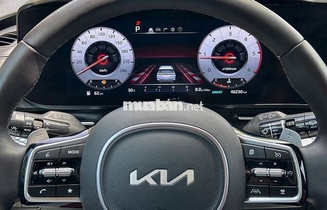 KIA Carnival 2023 màu trắng ngọc, 46.000 KM