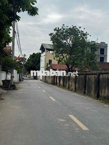 3.75 tỷ nhà ô tô đỗ cửa ngõ thông, cạnh trục chính 15m