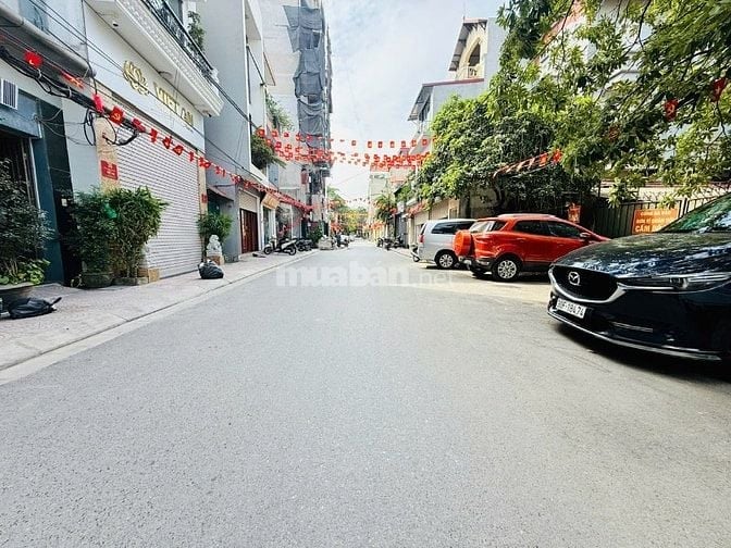 Bán nhà Hoàng Quốc Việt P/Lô ô tô tránh, Dt 55m2, 5t, mt 5m, mới đẹp.