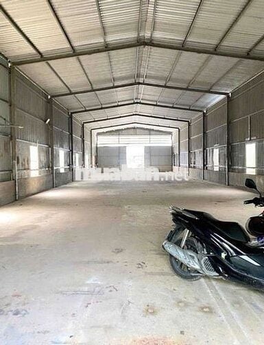 CHO  THUÊ  KHO  XƯỞNG ( 700m2) XÃ LÊ MINH XUÂN.   BÌNH  CHÁNH