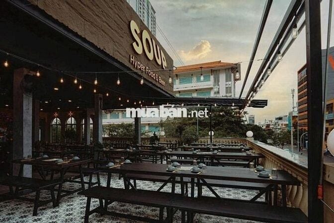 CHO THUÊ NHÀ GÓC 2MT CÔ BẮC Q1, DT TRỆT 4x15M NH 10M, LẦU 1: 20x30M