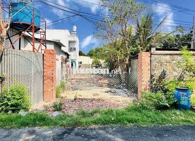 Bán gấp lô đất 125m2 đường Hương Lộ 2 - Củ Chi . Giá 600 triệu , SHR