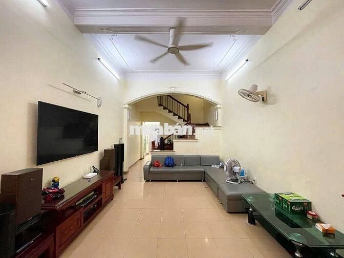 Chị Loan  bán nhà phố 19/5, Hà Đông,50m,3 tầng nhà mặt tiền đẹp chỉ 9t