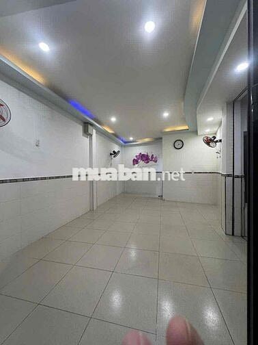 Nhà Thuê Hẻm 1/ luỹ bán bích.DT:4 X 9m kết cấu cấp 4 Trống suốt 1WC