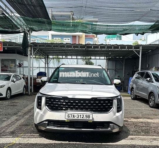 Kia Carnival 2.2D Premium 8 chỗ 2024 - 72000km