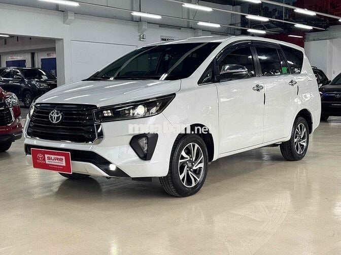 Toyota Innova G số tự động 2023 màu trắng xe zin