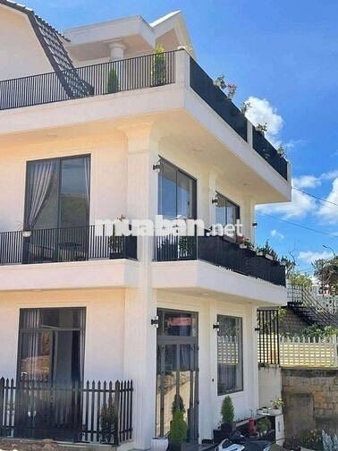 Bán Biệt Thự Trịnh Hoài Đức 213m2 Giá chỉ 10 Tỷ 500 triệu