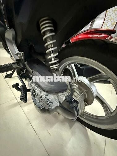 Xe máy Yamaha Luvias GTX màu xanh dương