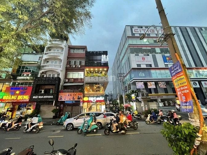 Bán nhà hẻm xe hơi ngay Vạn Hạnh Mall, Quận 10, DT: 4x12m, 4 tầng lầu,